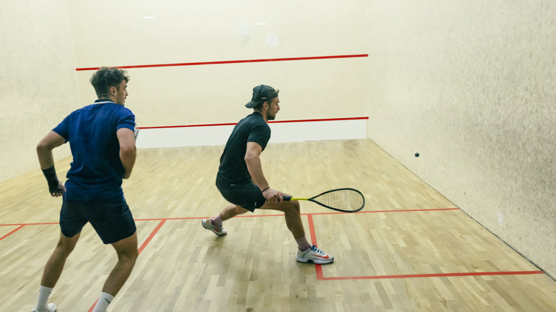 Le squash : un sport indoor idéal pour rester en forme et se défouler